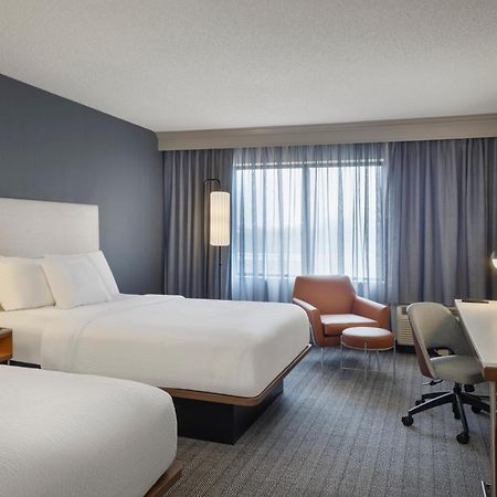 Courtyard By Marriott Springfield Airport Hotel Екстериор снимка
