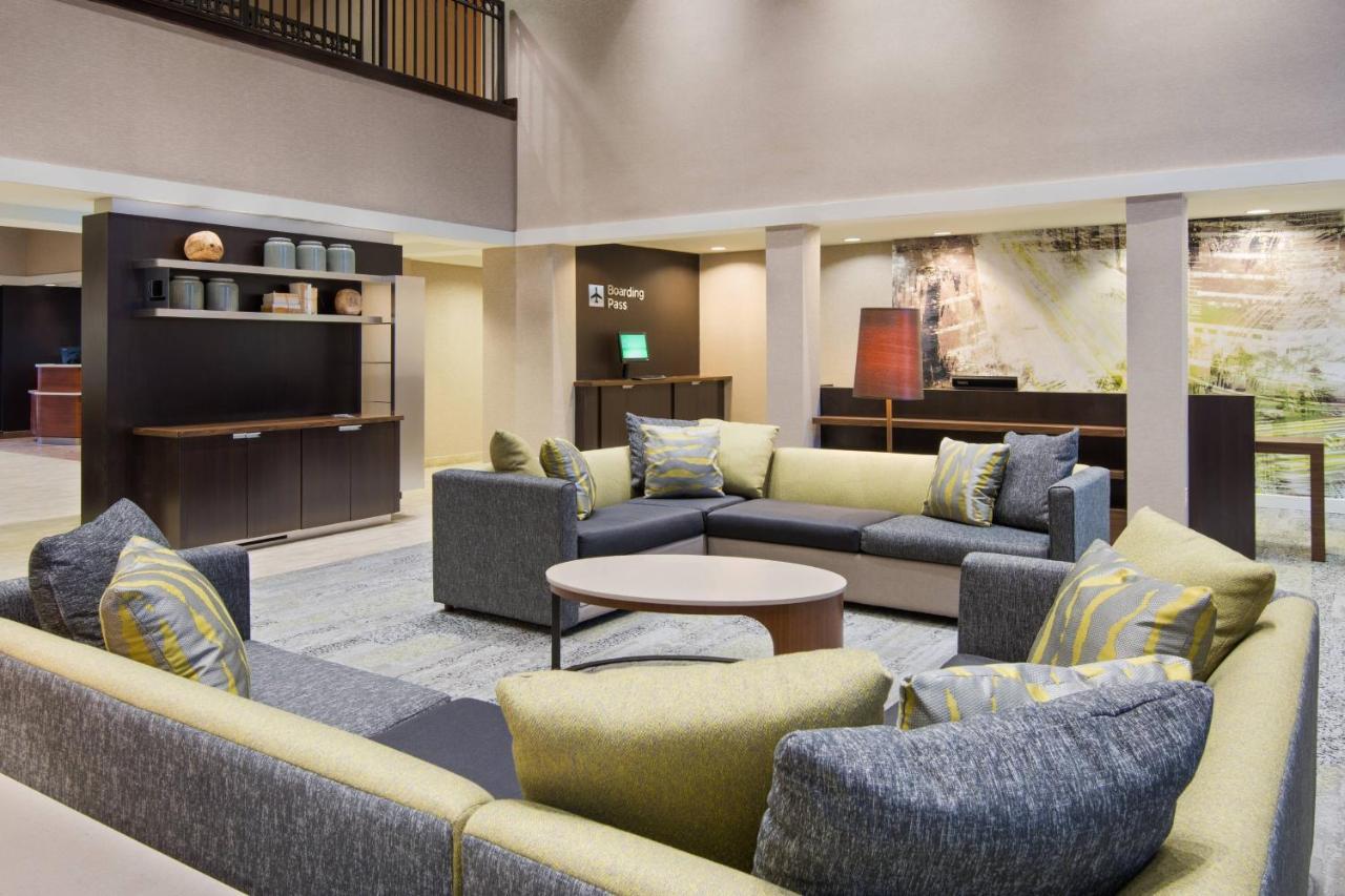 Courtyard By Marriott Springfield Airport Hotel Екстериор снимка