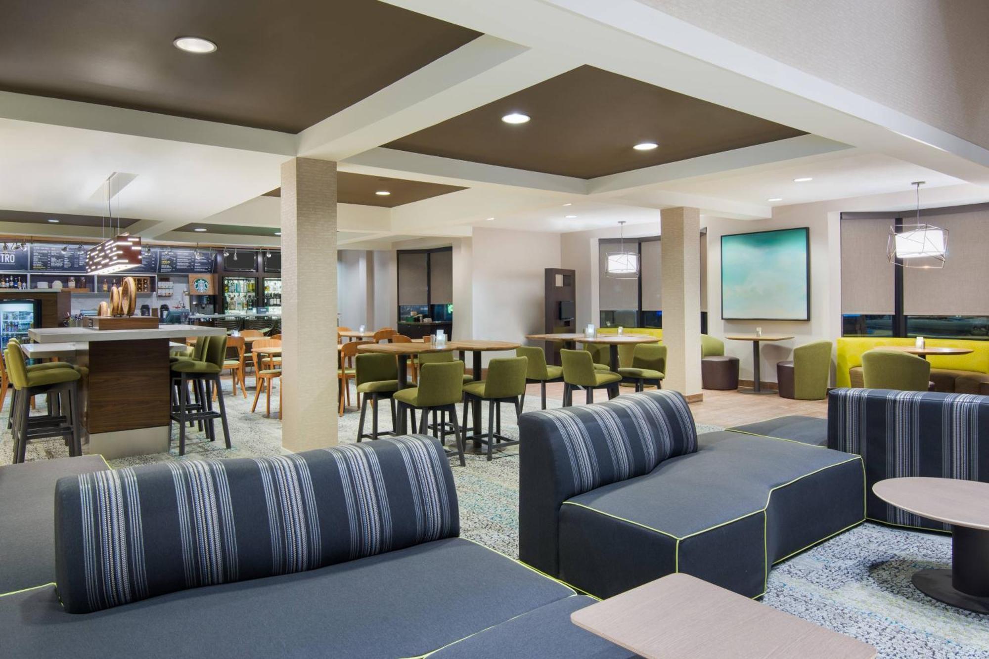 Courtyard By Marriott Springfield Airport Hotel Екстериор снимка