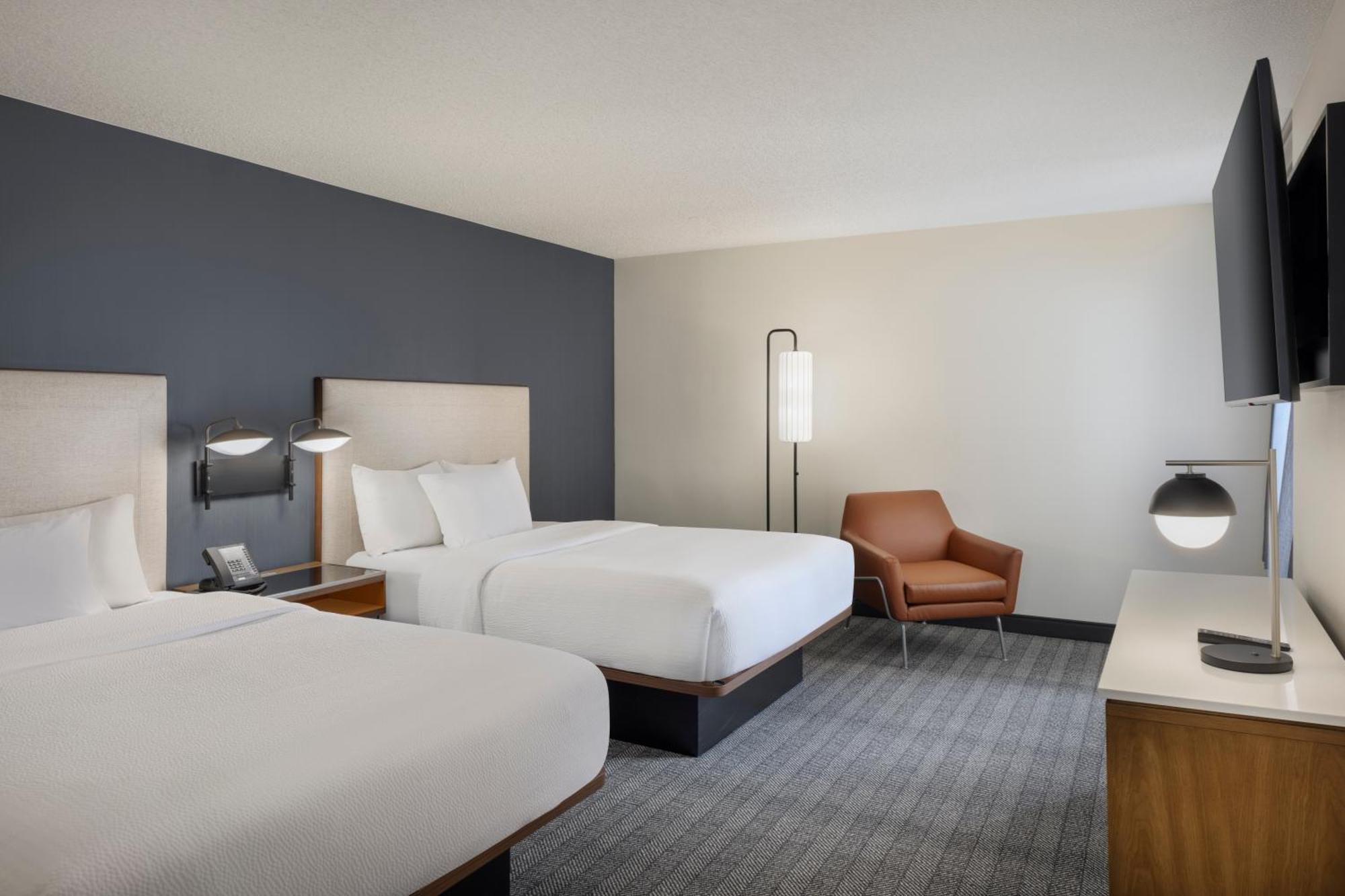 Courtyard By Marriott Springfield Airport Hotel Екстериор снимка