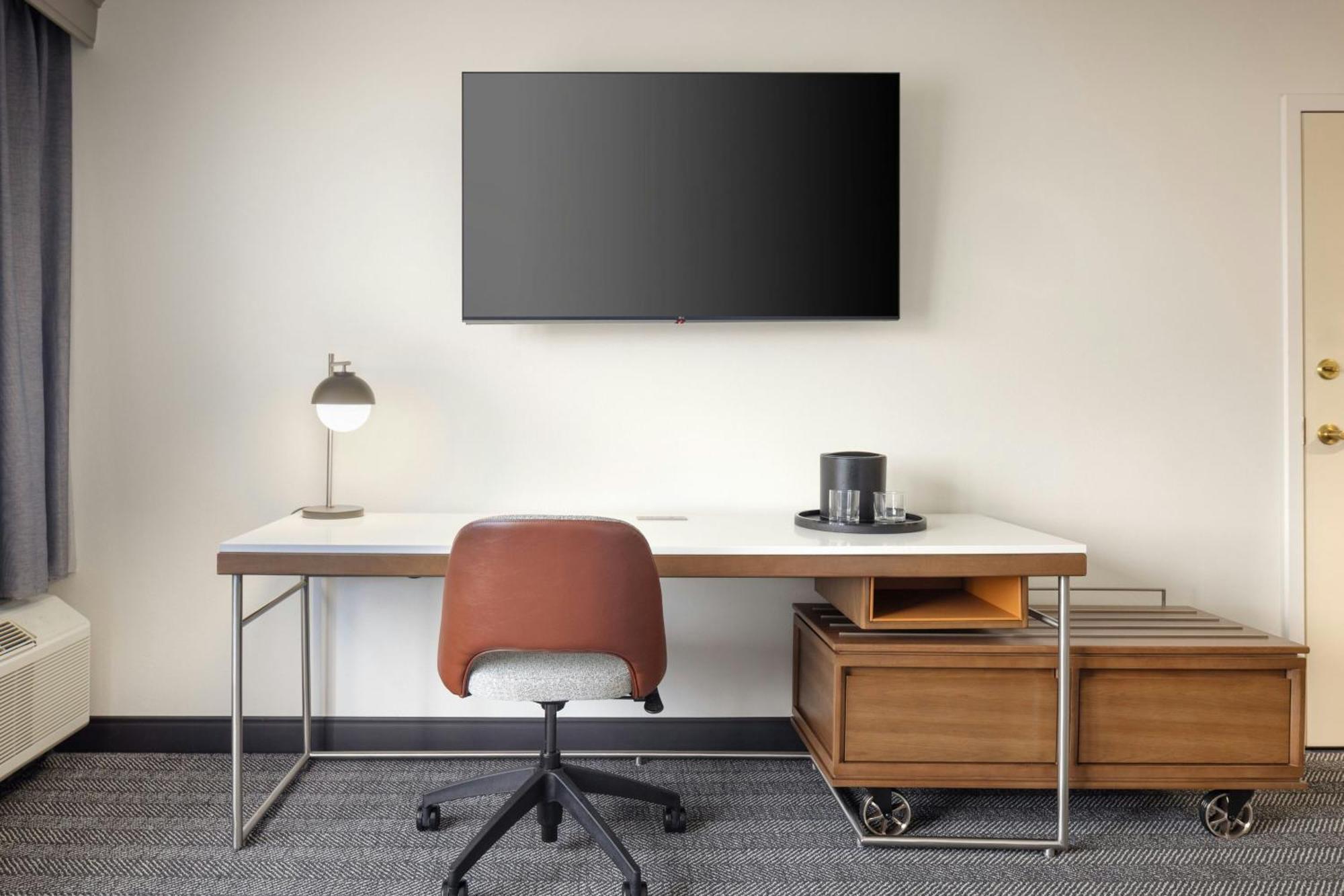 Courtyard By Marriott Springfield Airport Hotel Екстериор снимка