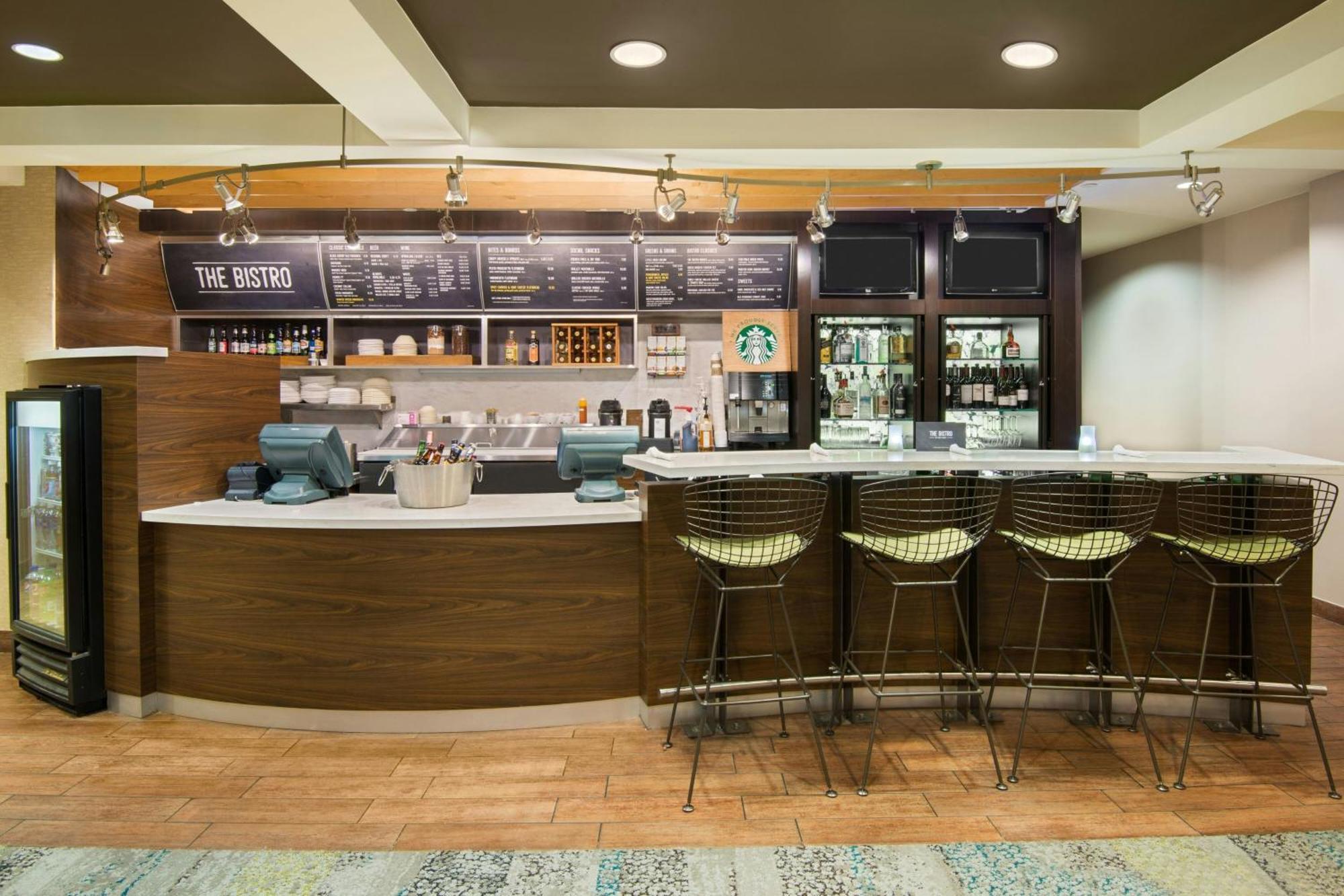 Courtyard By Marriott Springfield Airport Hotel Екстериор снимка